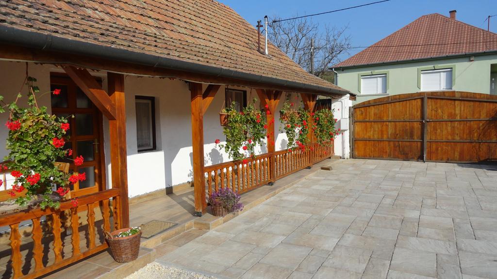 Gerendas Vendeghaz Hotel Egerszalók Стая снимка