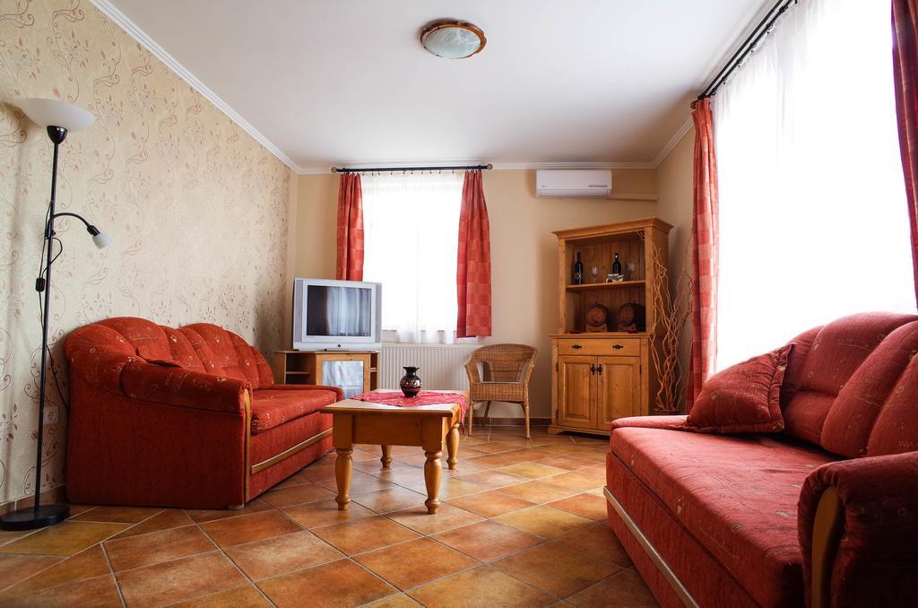 Gerendas Vendeghaz Hotel Egerszalók Стая снимка